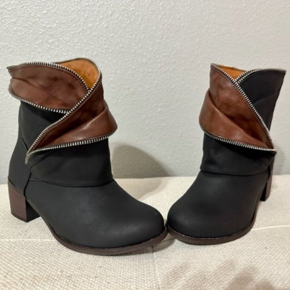 Black Plain Chunky Round Toe Boots - Picture 1 of 3